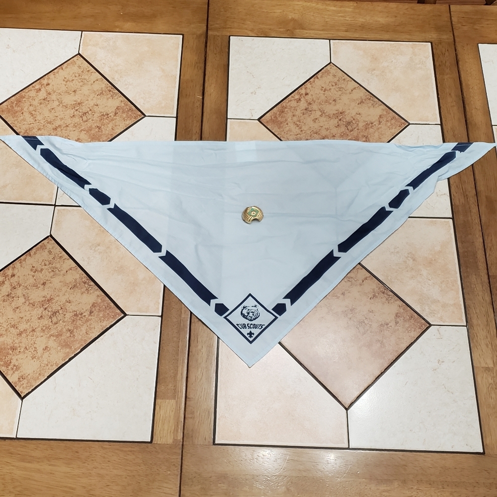 Cub Scouts Bear Neckerchief and Slide - Picture 2 of 6